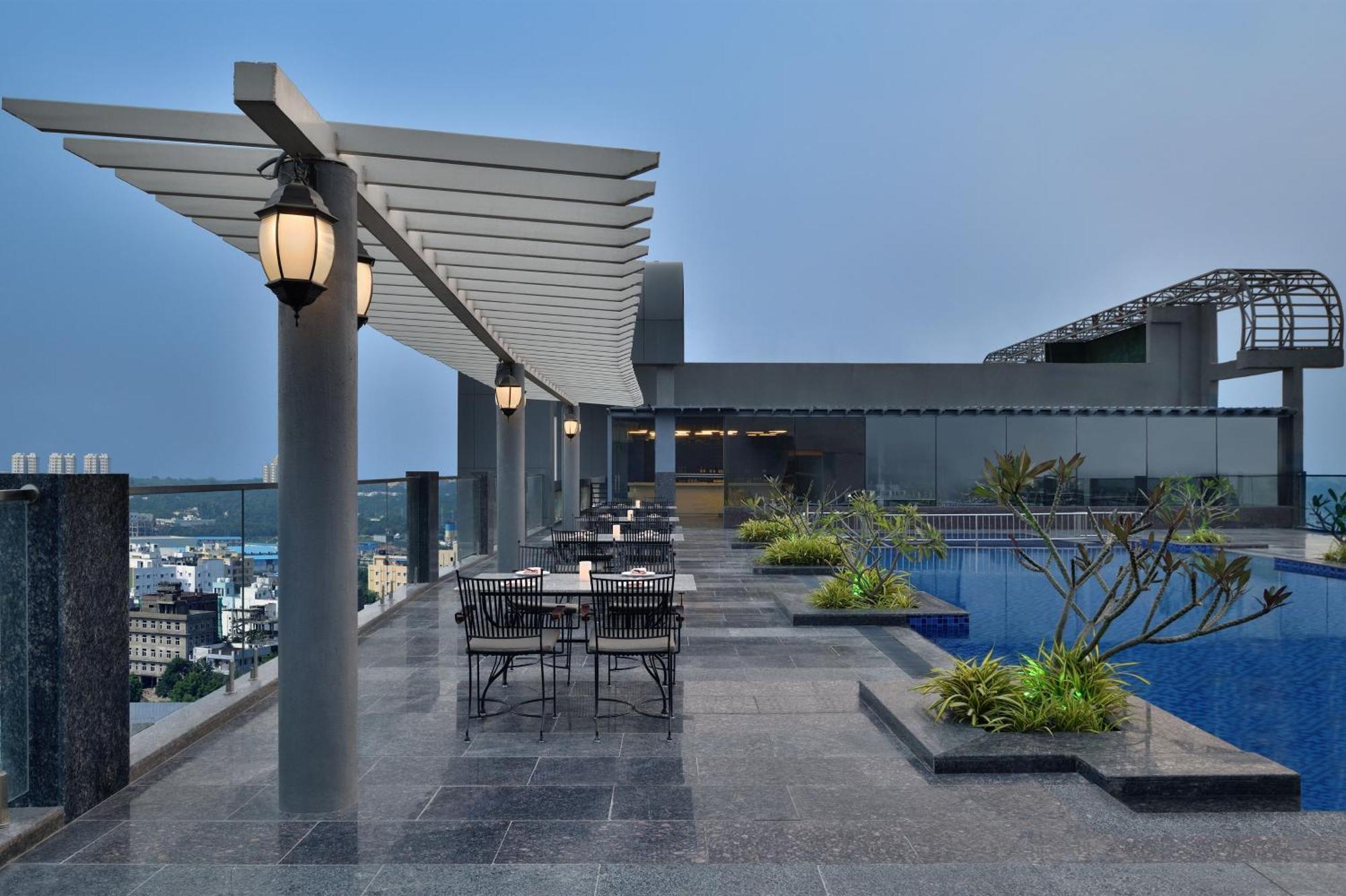 Le Meridien Haydarabad Dış mekan fotoğraf The Park, Hyderabad
